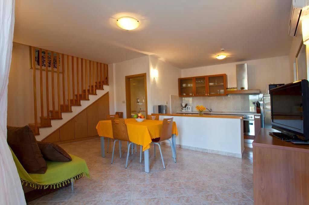 Villa Bonaca Perfect Location For A Holiday With Friends Or Family, Heated Pool Sumartin Zewnętrze zdjęcie